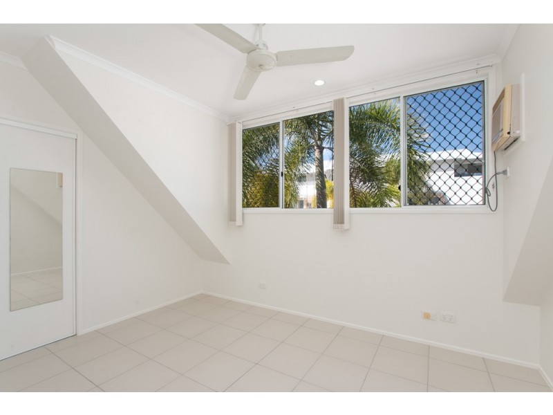 8/79 Moore Street, Trinity Beach QLD 4879