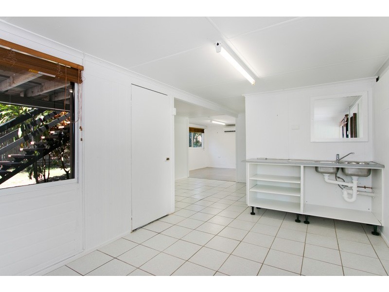 23 Christensen Street, Machans Beach QLD 4878