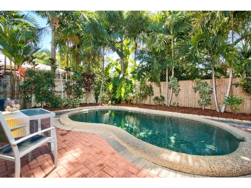 4 Franklin Close, Clifton Beach QLD 4879