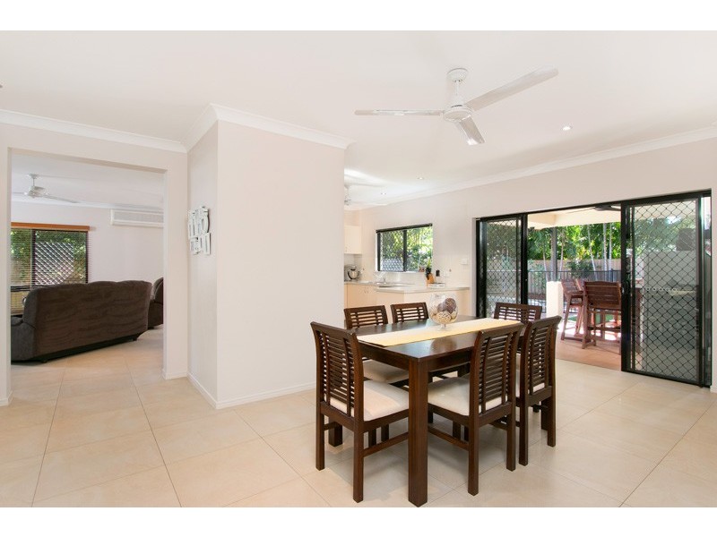 4 Franklin Close, Clifton Beach QLD 4879
