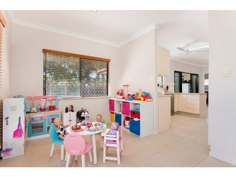 4 Franklin Close, Clifton Beach QLD 4879