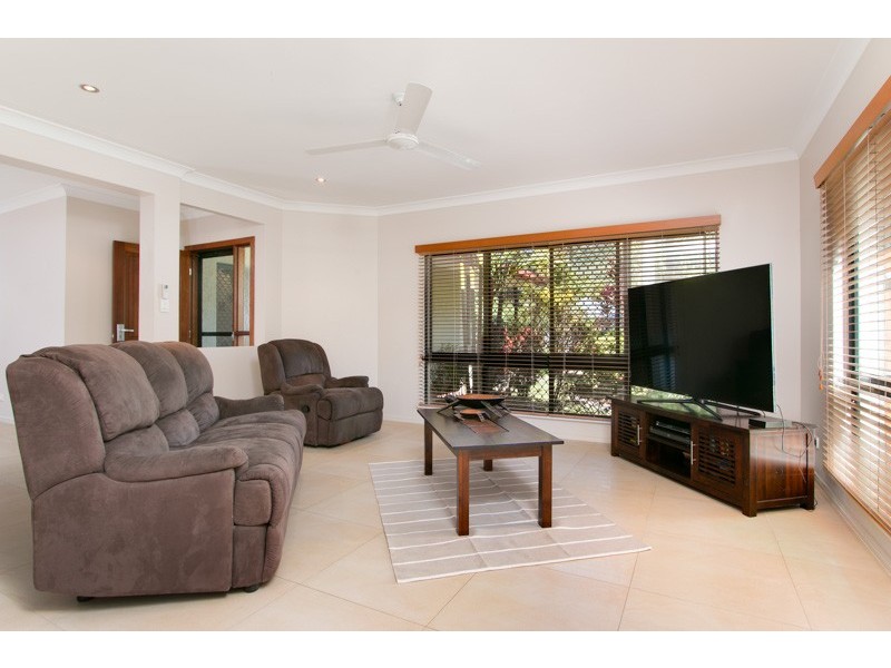 4 Franklin Close, Clifton Beach QLD 4879