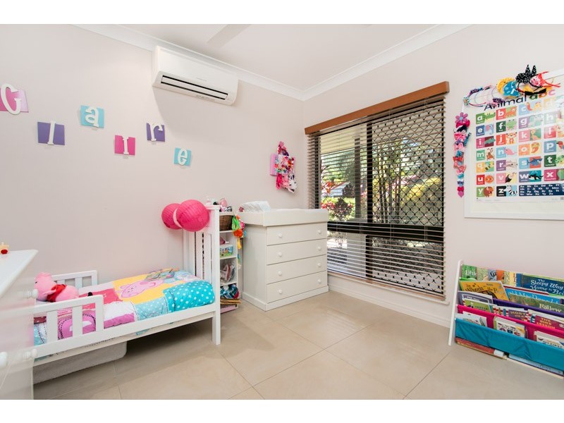 4 Franklin Close, Clifton Beach QLD 4879