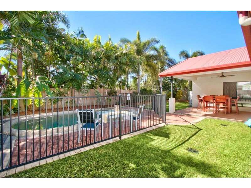 4 Franklin Close, Clifton Beach QLD 4879