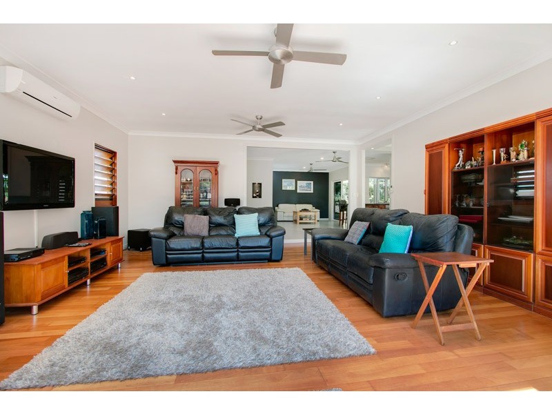 2 Collett Close, Kewarra Beach QLD 4879