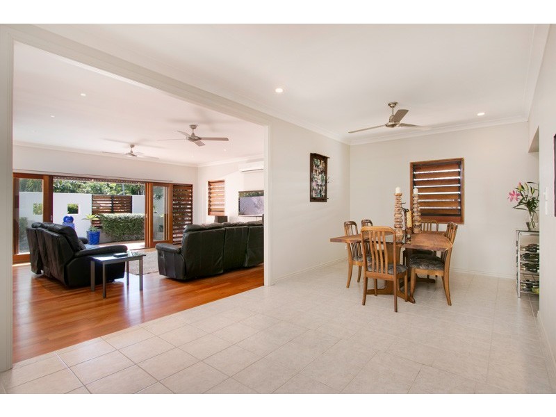 2 Collett Close, Kewarra Beach QLD 4879