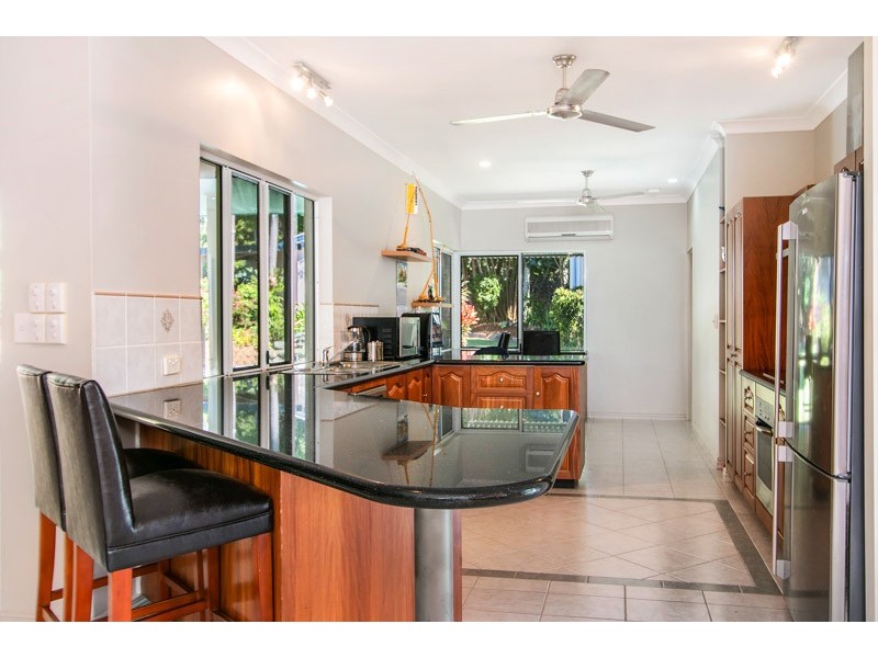 2 Collett Close, Kewarra Beach QLD 4879