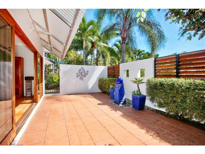 2 Collett Close, Kewarra Beach QLD 4879