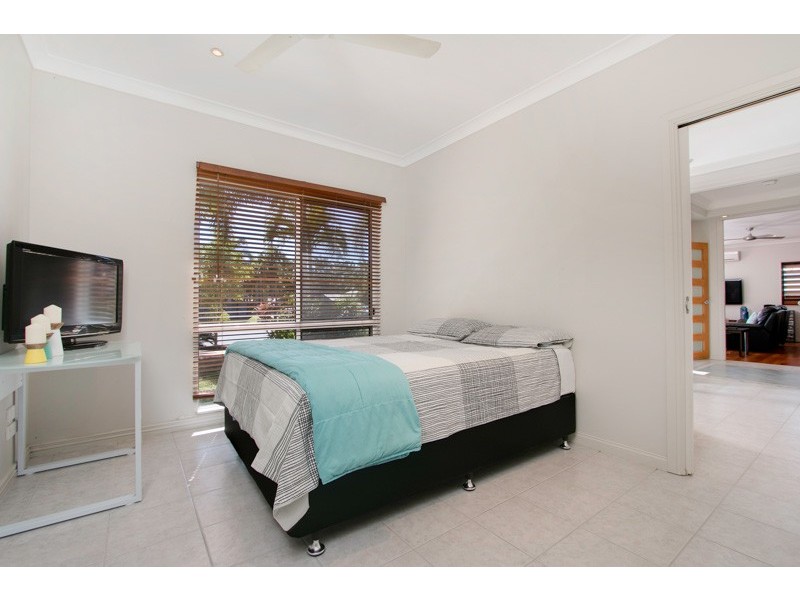 2 Collett Close, Kewarra Beach QLD 4879
