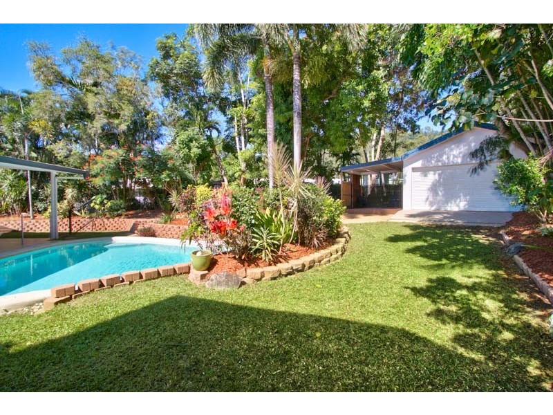 2 Collett Close, Kewarra Beach QLD 4879