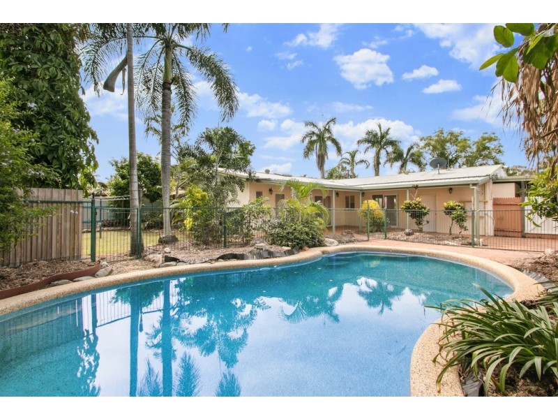 15 Limpet Close, Trinity Beach QLD 4879