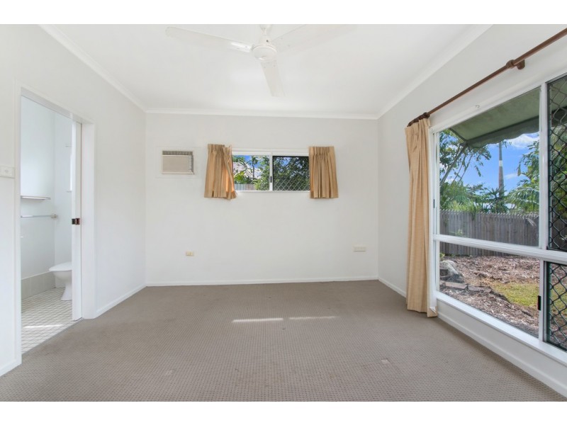 15 Limpet Close, Trinity Beach QLD 4879