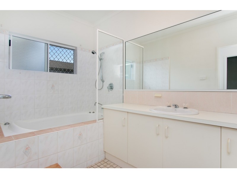 15 Limpet Close, Trinity Beach QLD 4879