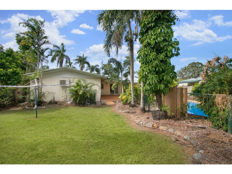 15 Limpet Close, Trinity Beach QLD 4879