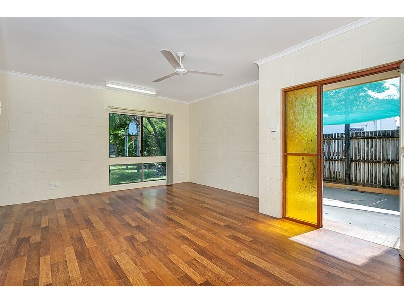 2/4 Agincourt Close, Clifton Beach QLD 4879