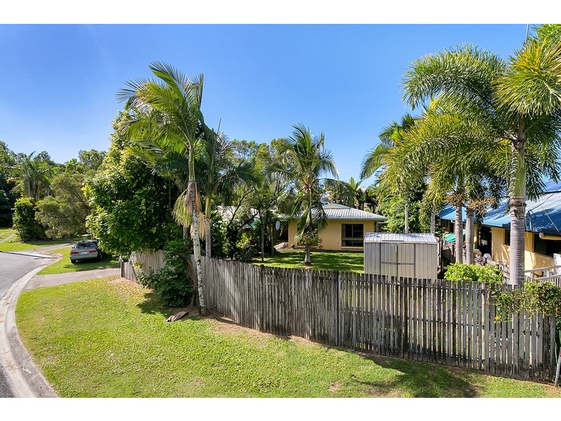 2/4 Agincourt Close, Clifton Beach QLD 4879