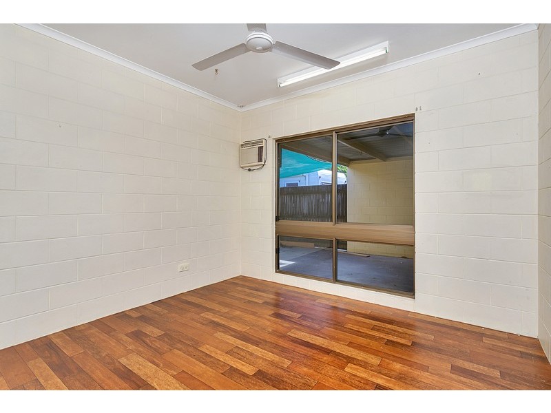 2/4 Agincourt Close, Clifton Beach QLD 4879
