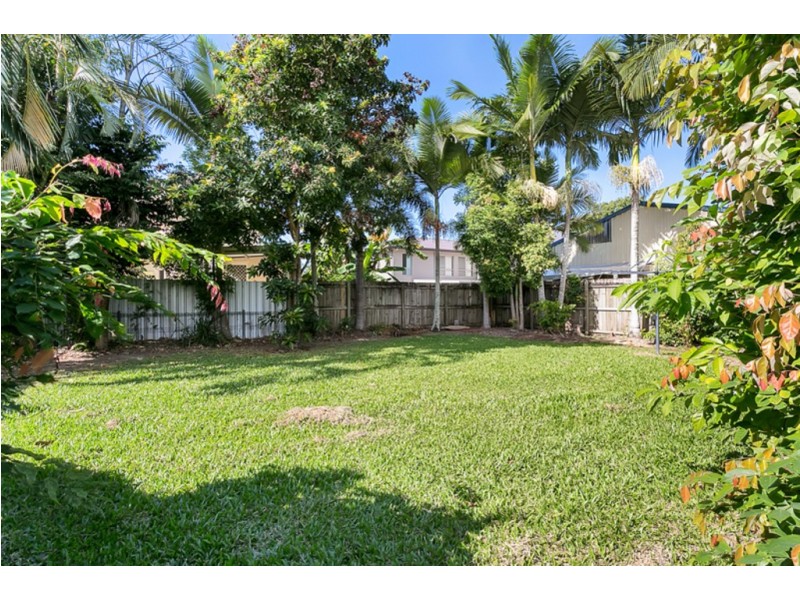 2/4 Agincourt Close, Clifton Beach QLD 4879