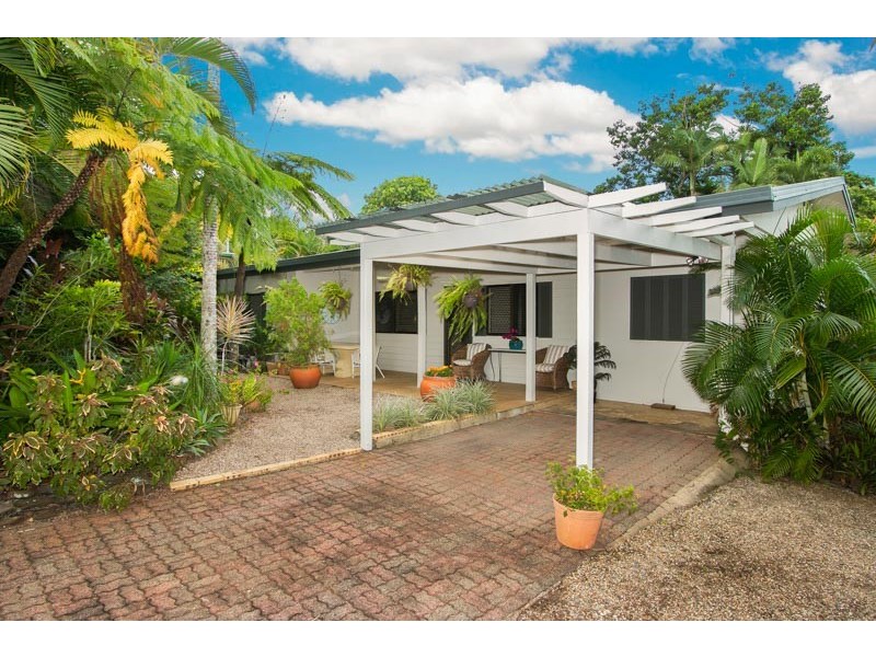 3 Anderson Street, Trinity Beach QLD 4879