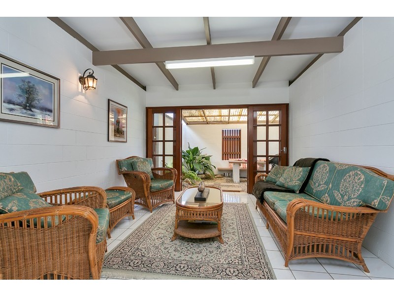 12 Duignan Street, Whitfield QLD 4870