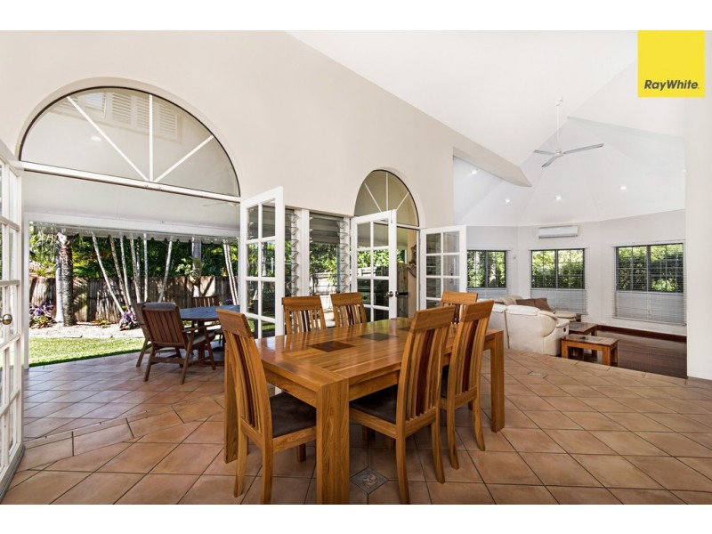 26 Trivia Street, Palm Cove QLD 4879