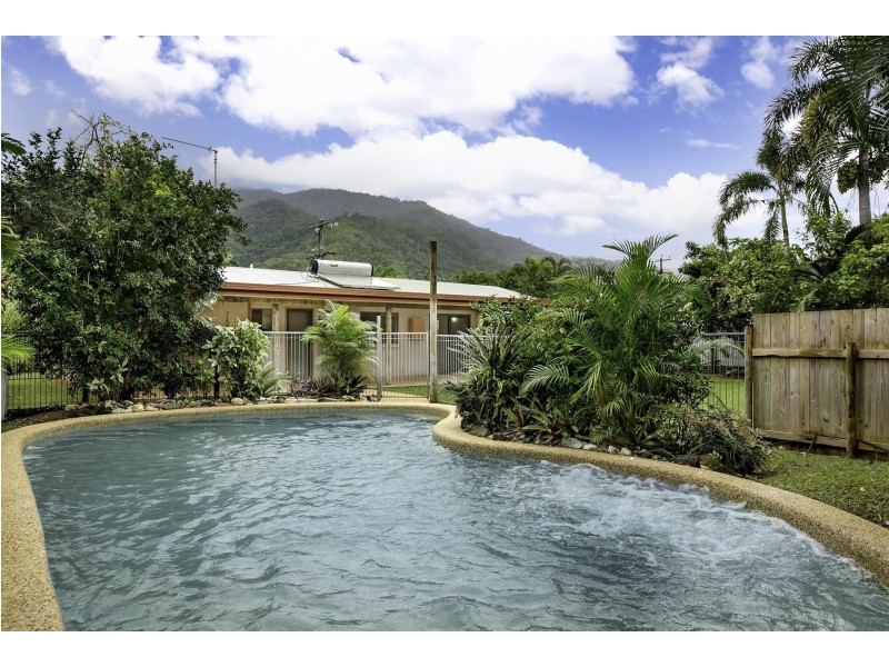 10 Wyuna Drive, Caravonica QLD 4878