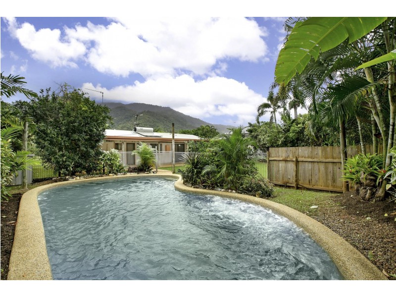 10 Wyuna Drive, Caravonica QLD 4878