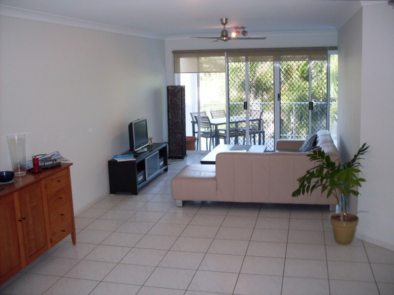2/24 Moore Street, Trinity Beach QLD 4879