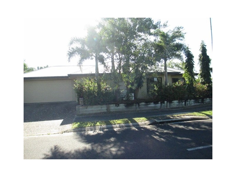 16 Moojeeba Way, Trinity Park QLD 4879