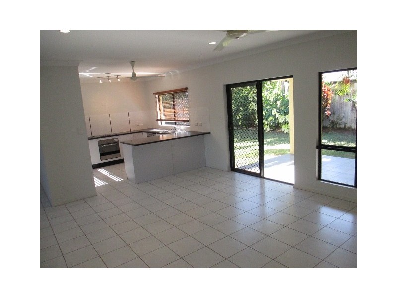 16 Moojeeba Way, Trinity Park QLD 4879