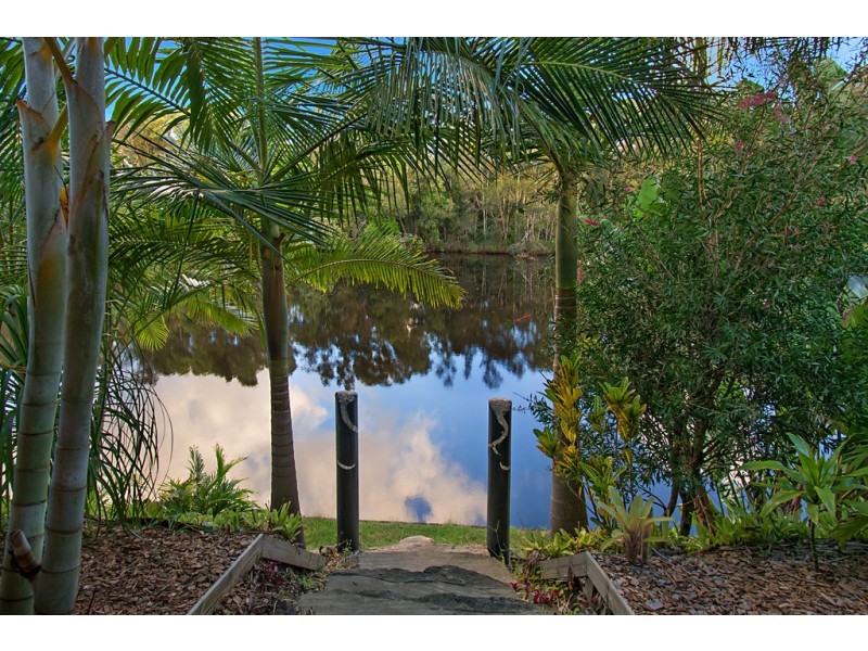 19 Natan Court, Ocean Shores NSW 2483