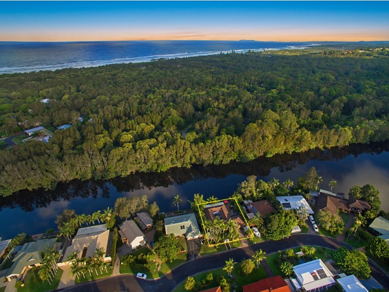 19 Natan Court, Ocean Shores NSW 2483