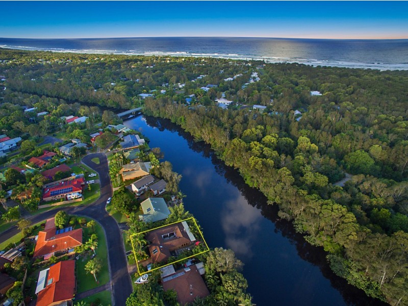 19 Natan Court, Ocean Shores NSW 2483