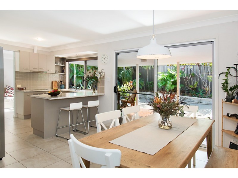 4 Palmer Avenue, Ocean Shores NSW 2483