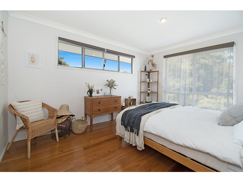 4 Palmer Avenue, Ocean Shores NSW 2483