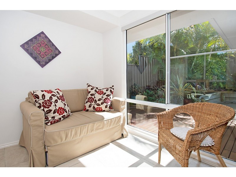 4 Palmer Avenue, Ocean Shores NSW 2483