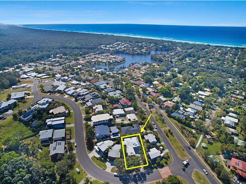 4 Palmer Avenue, Ocean Shores NSW 2483