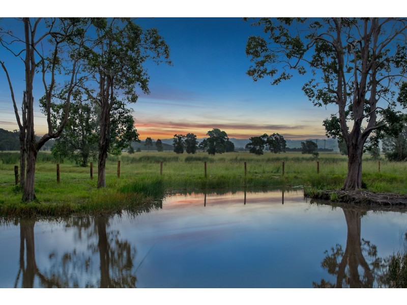 84 Owenia Way, Broken Head NSW 2481