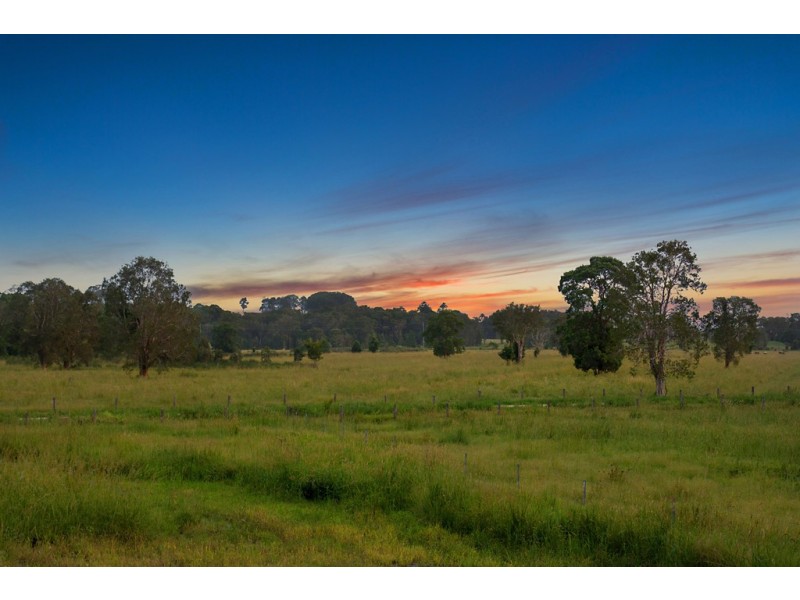 84 Owenia Way, Broken Head NSW 2481