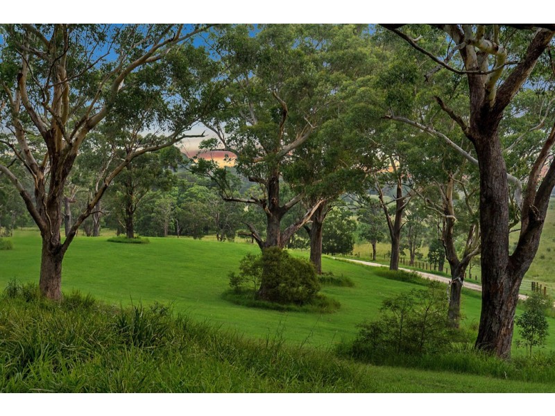 84 Owenia Way, Broken Head NSW 2481
