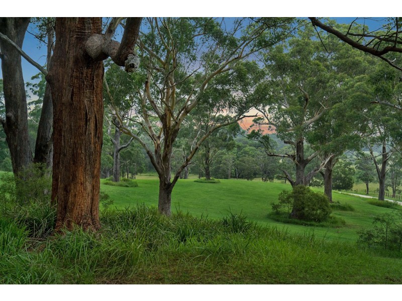 84 Owenia Way, Broken Head NSW 2481