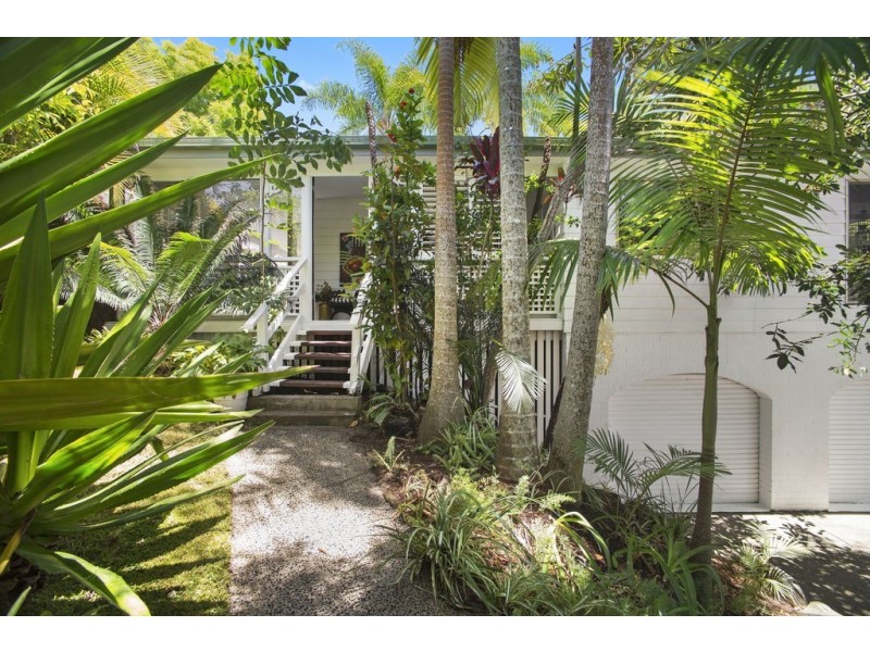2 Ulpirra Court, Ocean Shores NSW 2483