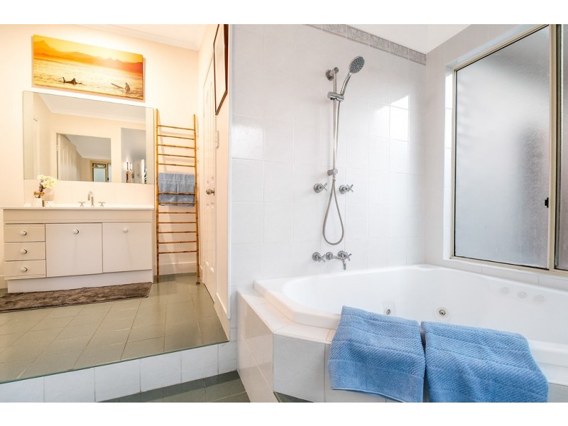 23 Kalemajere Drive, Suffolk Park NSW 2481