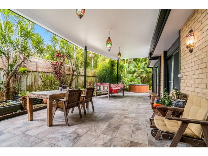 24 Bottlebrush Crescent, Suffolk Park NSW 2481