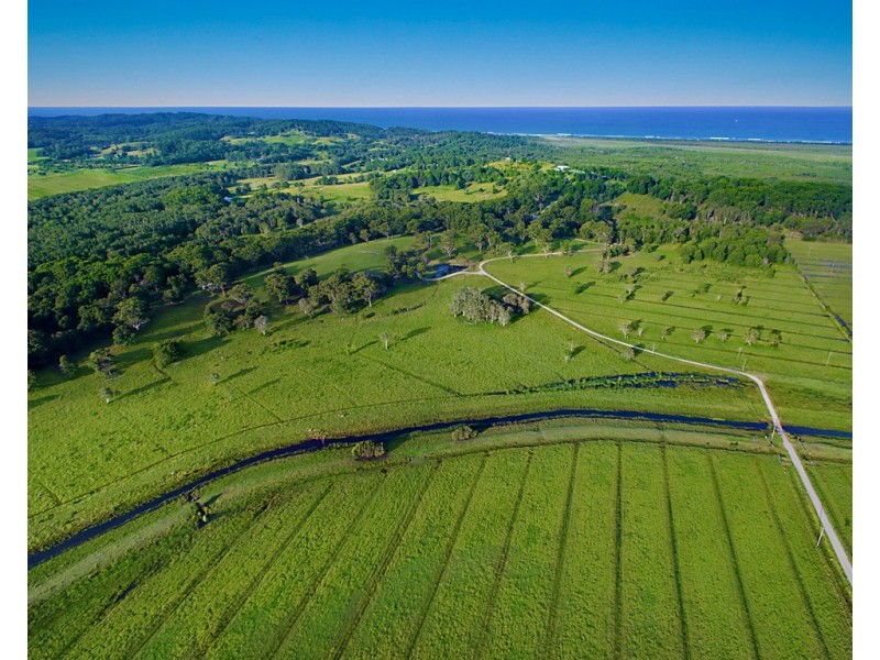 86 Owenia Way, Broken Head NSW 2481