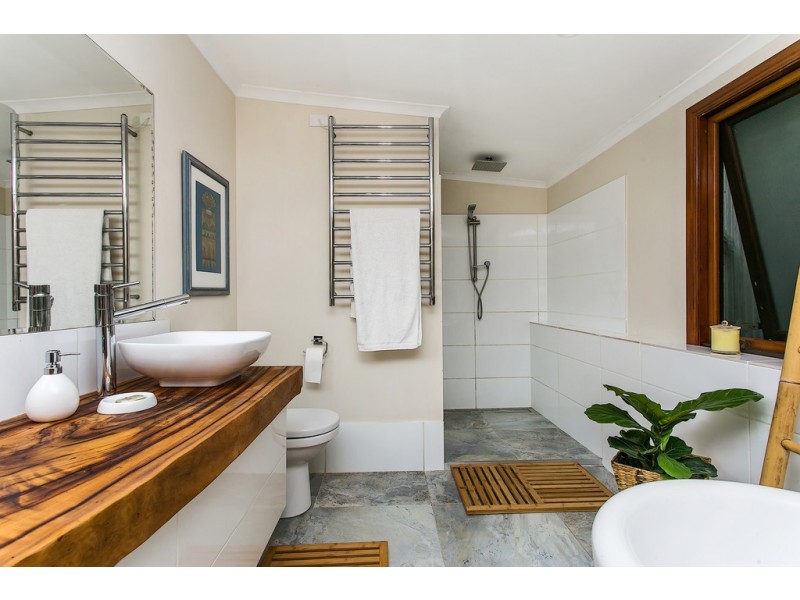 9 Bottlebrush Crescent, Suffolk Park NSW 2481