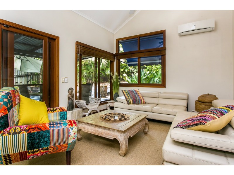 9 Bottlebrush Crescent, Suffolk Park NSW 2481