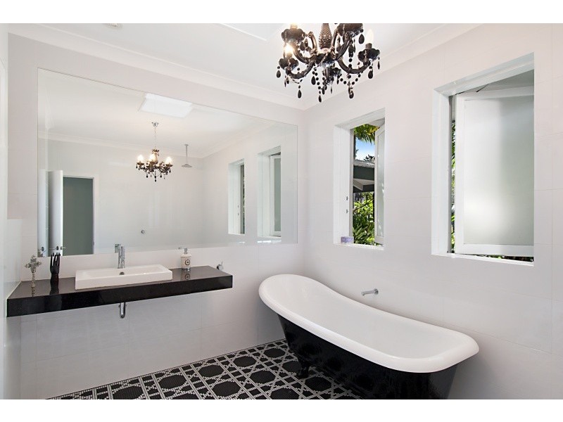 15 Kalemajere Drive, Suffolk Park NSW 2481