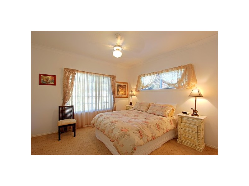 2  Bottlebrush Crescent, Suffolk Park NSW 2481