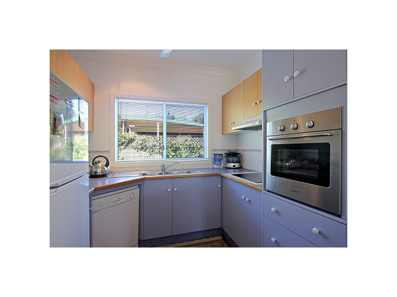2  Bottlebrush Crescent, Suffolk Park NSW 2481